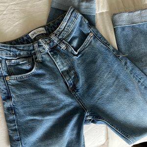 ZARA MOM JEANS / HIGH RISE
